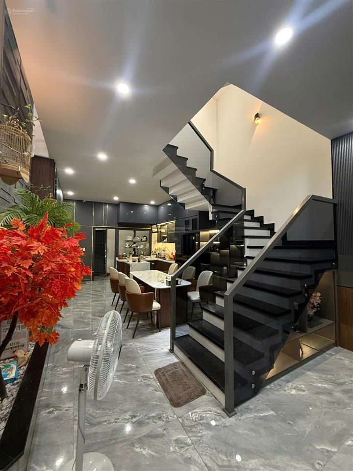 Bán nhà 3 tầng cao cấp 100m2 nguyễn sắc kim full nội thất, xách vali vào ở ngay giá tốt chỉ 9,5 tỷ