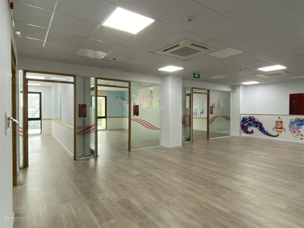 Cho thuê văn phòng lớn 167m² nguyễn hữu thọ gần sân bay  giá thuê chỉ 313.320đ/m²/th