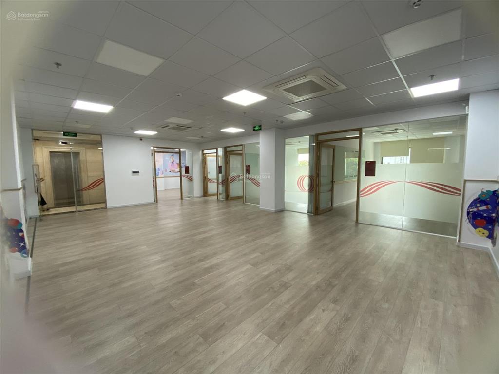 Cho thuê văn phòng lớn 167m² nguyễn hữu thọ gần sân bay  giá thuê chỉ 313.320đ/m²/th