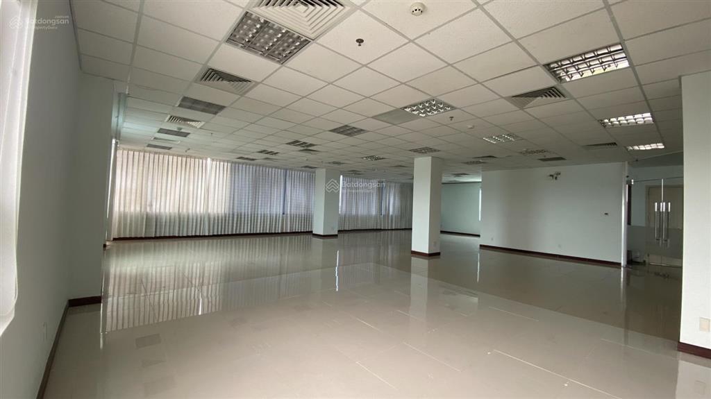 Mặt bằng văn phòng lớn 150m², lý tưởng cho doanh nghiệp cần không gian ổn định