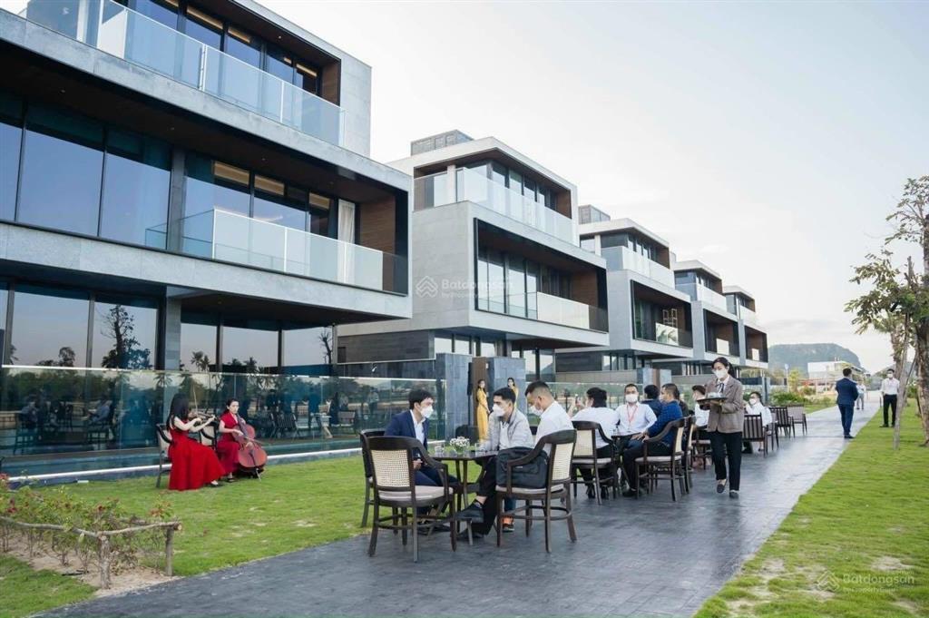 Bán biệt thự regal one river view trực diện sông cổ cò giá tốt chính chủ  toàn huy hoàng