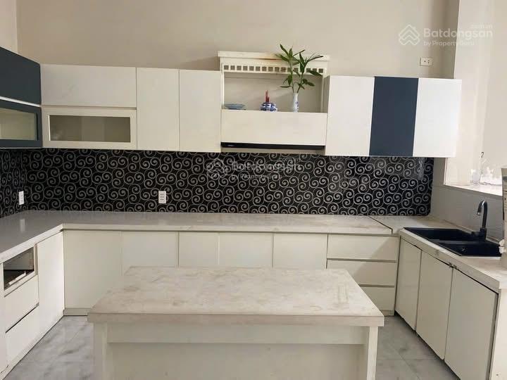 Bán nhà mặt tiền đường bàu làng, trung tâm thành phố