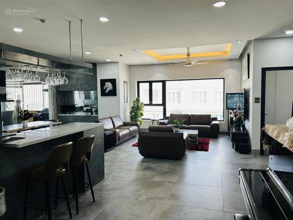 Chính chủ bán căn penthouse ngay trung tâm, với 300m2