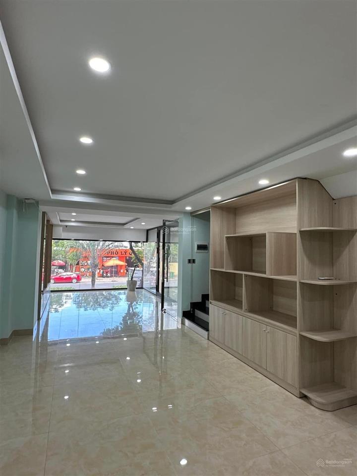 Bán nhà 2 mặt tiền đường đống đa, ngang 8m