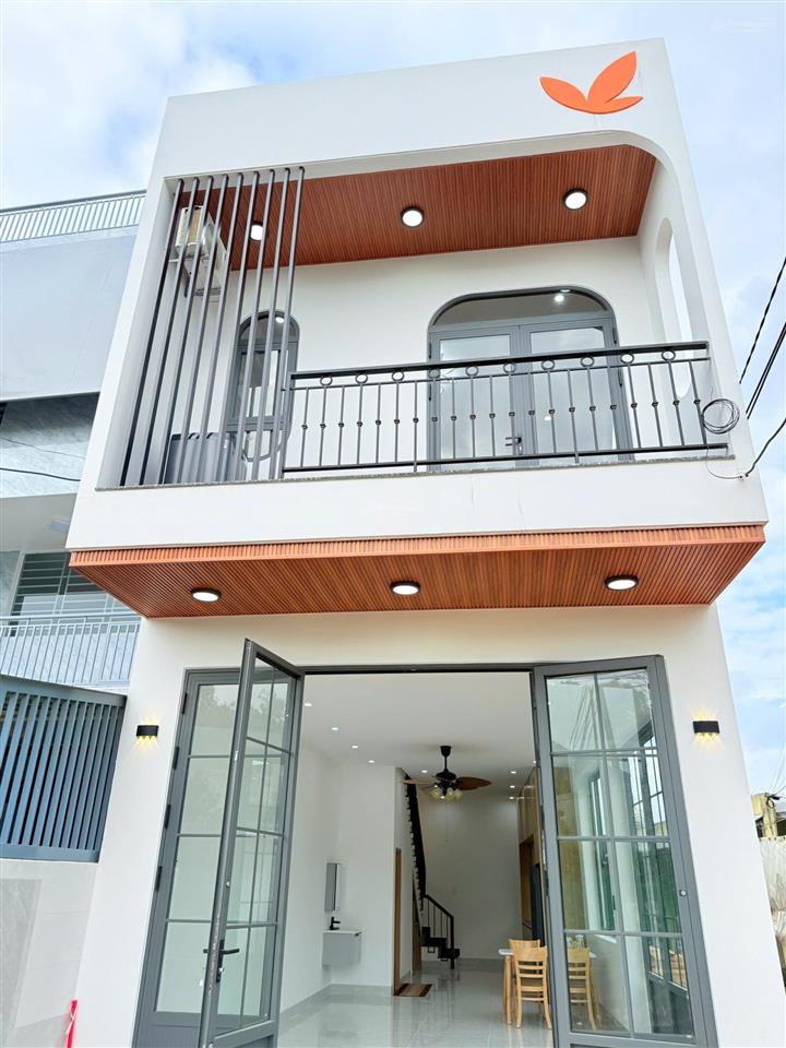 Nhà 2 tầng 2 mặt kiệt ô tô đậu đỗ 24/7 nam cao  phường hoà khánh