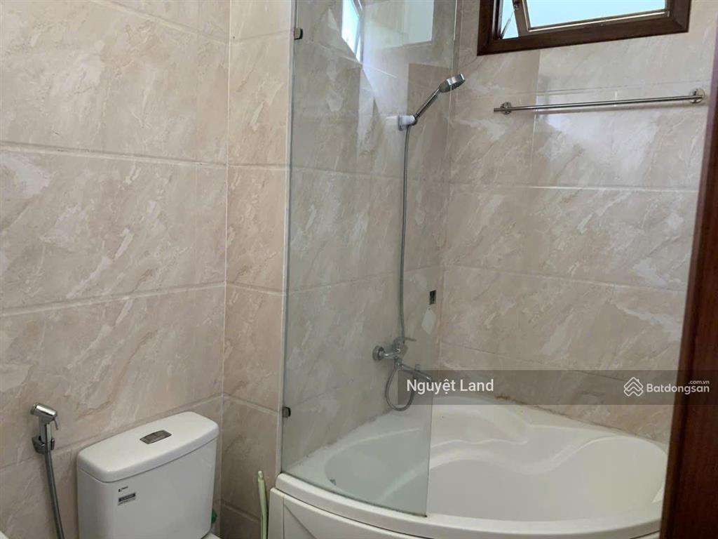 Nhà đẹp 4 tầng đường giang châu  sát sông  khu đt nam việt á  cần bán
