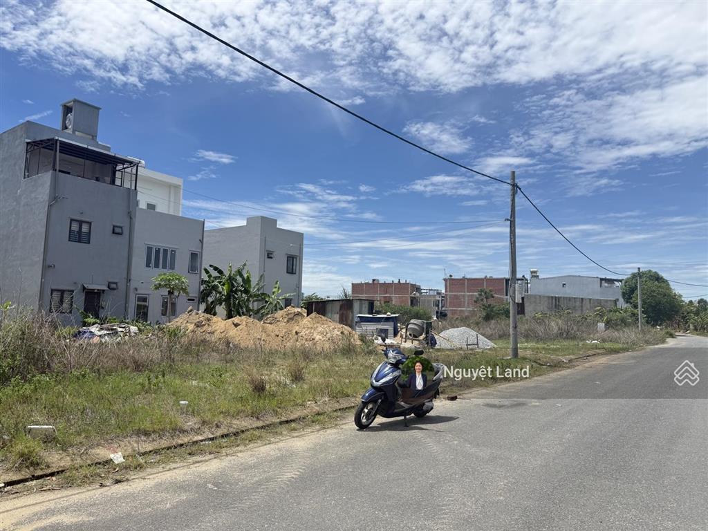 Giá hời khu làng đại học đà nẵng  90m2 đất đường 7.5m  giá chỉ 3 tỷ 850 triệu
