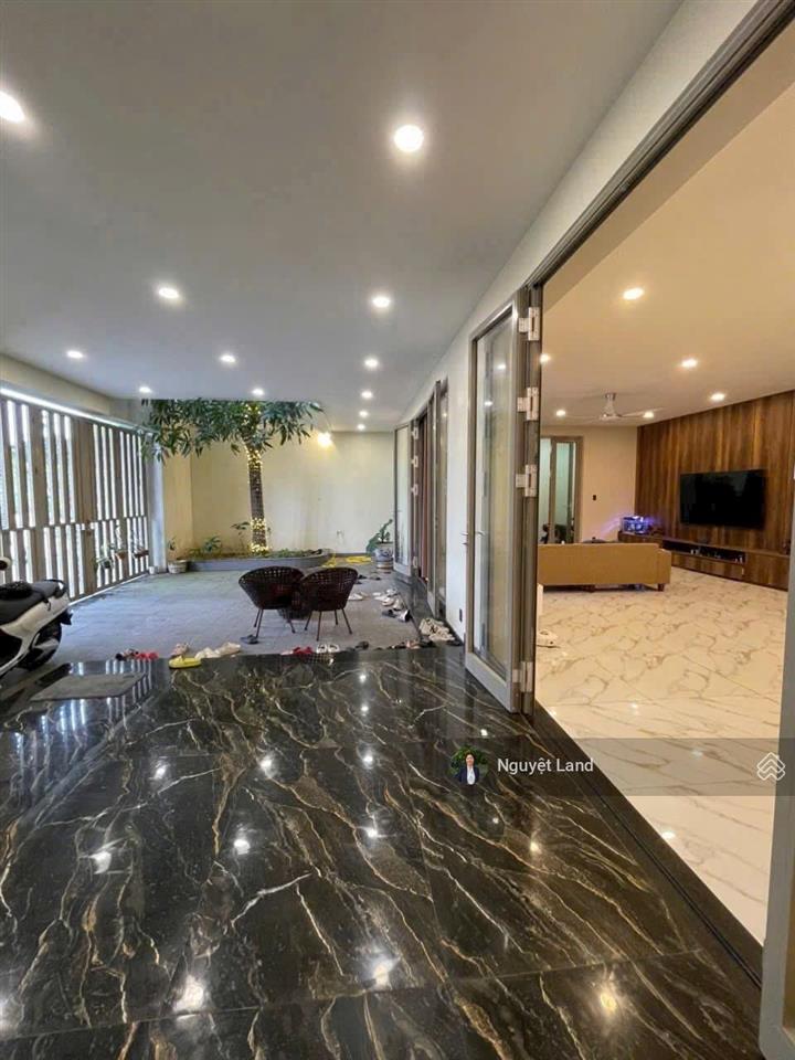 Cần tiền bán villa 3 tầng đường anh thơ  giá đt chỉ nhỉnh 29 tỷcó sẵn dòng tiền cho thuê 90tr/ th