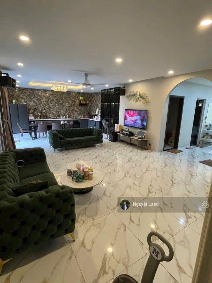 Cần tiền bán villa 3 tầng đường anh thơ  giá đt chỉ nhỉnh 29 tỷcó sẵn dòng tiền cho thuê 90tr/ th