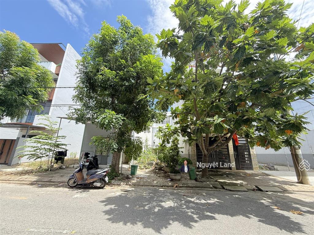 Cần tiền bán gấp lô đất 105m2 đường 7.5m trương công hy  khu đt nam việt á, đà nẵng