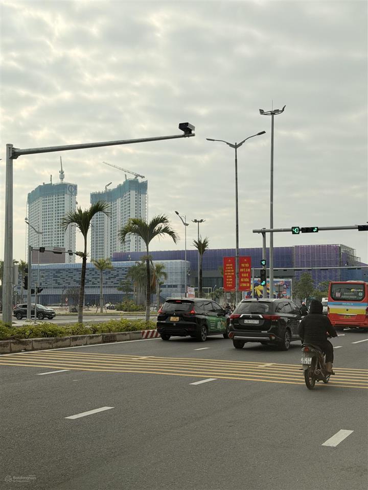 Bán nhà 4 tầng mt kinh doanh phố hoàng diệu, hải châu. dt 102m2 ngang 5m giá 19tỷ5