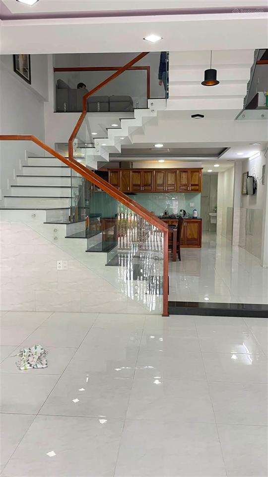 Cho thuê nhà 3 tầng đường đoàn khuê nam việt á