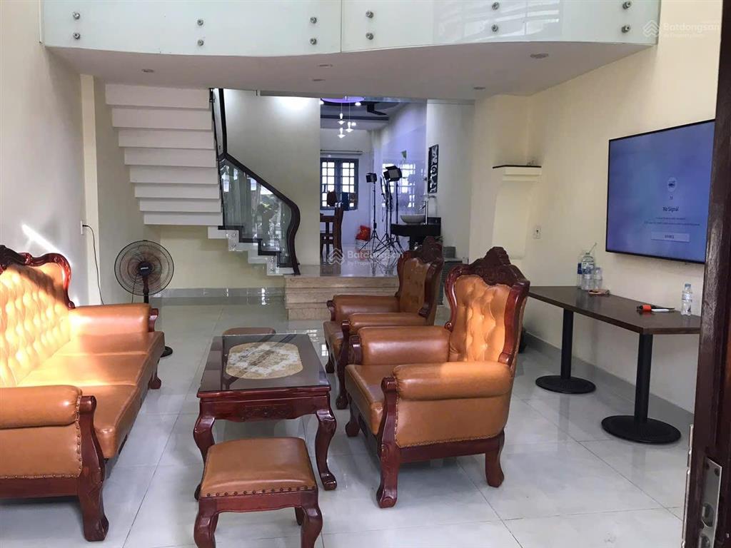 Cho thuê nhà 3 tầng 5 phòng ngủ đường đinh thị hoà