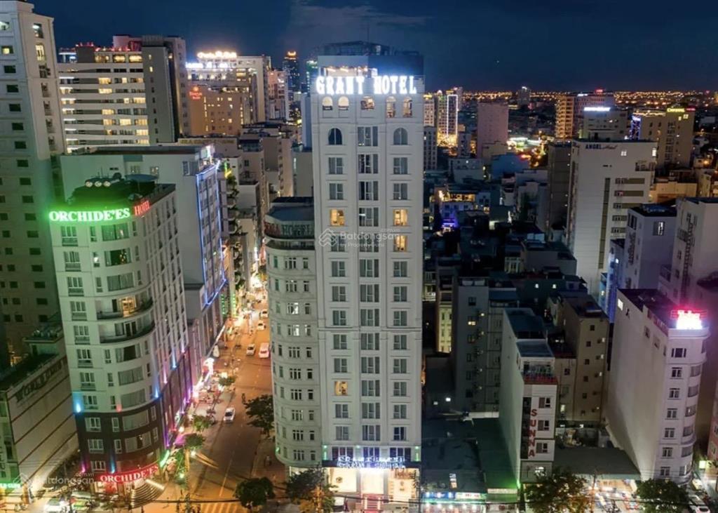 Chuyển nhượng khách sạn 4 sao, view biển mỹ khê vip mặt tiền đường võ văn kiệt doanh thu 32 tỷ/năm
