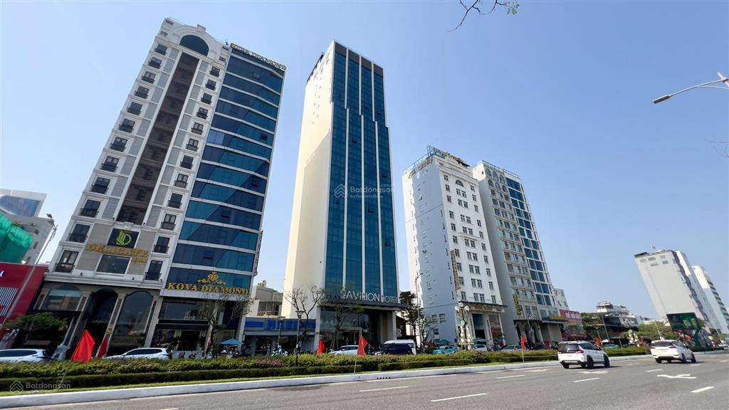 Chuyển nhượng khách sạn 4 sao, view biển mỹ khê vip mặt tiền đường võ văn kiệt doanh thu 32 tỷ/năm