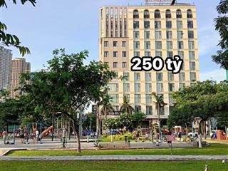 Chuyển nhượng khách sạn góc 02 mặt tiền view công viên hồ nghinh sát biển. 606,6 m2 xd 13 tầng .