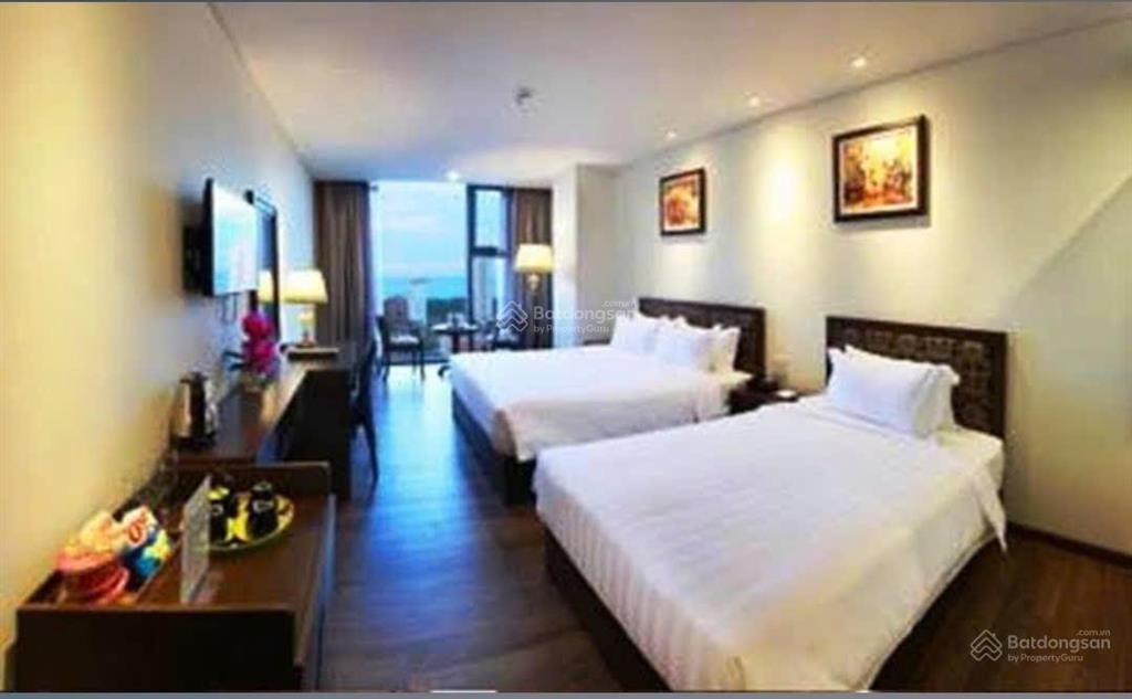 Chuyển nhượng khách sạn góc 02 mặt tiền view công viên hồ nghinh sát biển. 606,6 m2 xd 13 tầng .