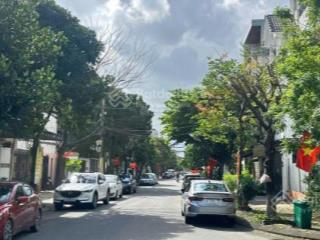 Chuyển nhượng nhà 3 tầng góc 2 mặt tiền phạm phú tiết giá 21 tỷ