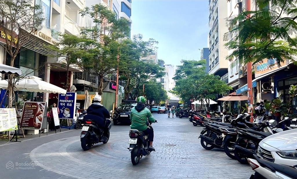 Chuyển nhượng tòa căn hộ lô đôi 10m x 18m đường an thượng 2 .đang cho hđ thuê gần 200 triệu / tháng