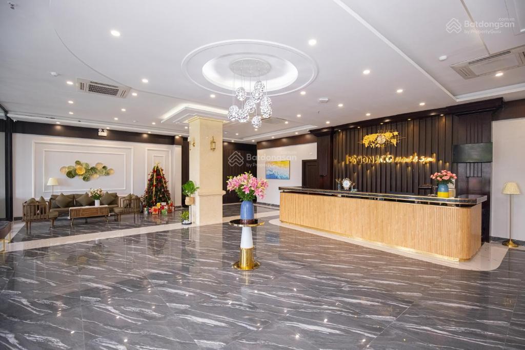 Chuyển nhượng khách sạn ngay tuyến phố sầm uất dương đình nghệ  hà bổng, dt 368m2 ngang 18m