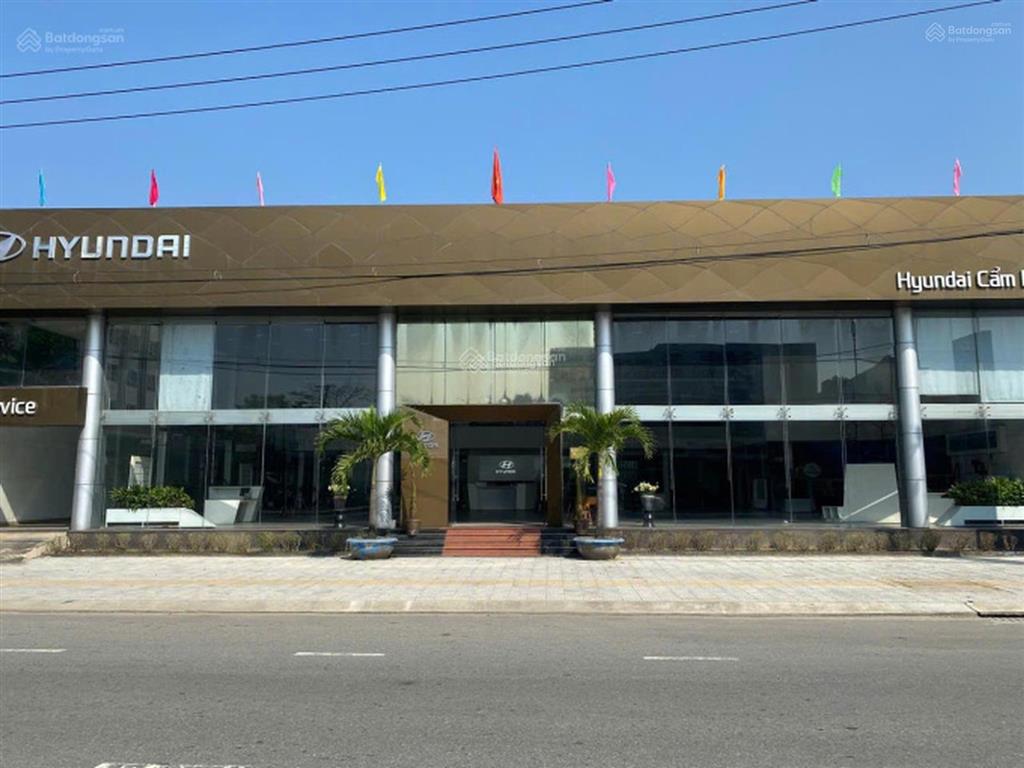 Chuyển nhượng 1427m2 mặt tiền cmt8 ngang 30m. giá bán 175 tỷ
