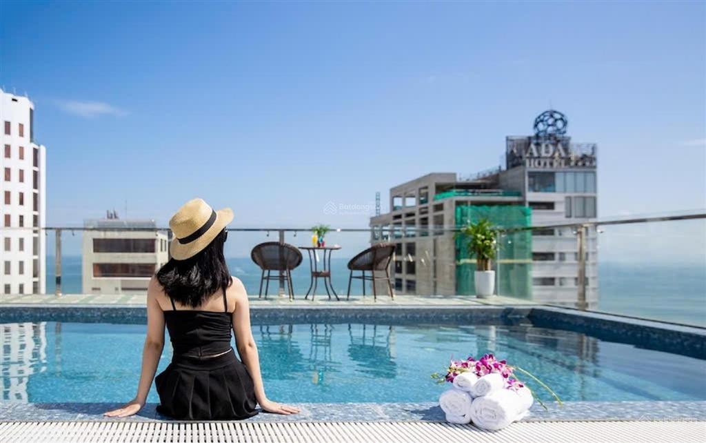 Chuyển nhượng tòa khách sạn 12 tầng phố đi bộ lát đá trần bạch đằng (hồ bơi view cực đẹp)