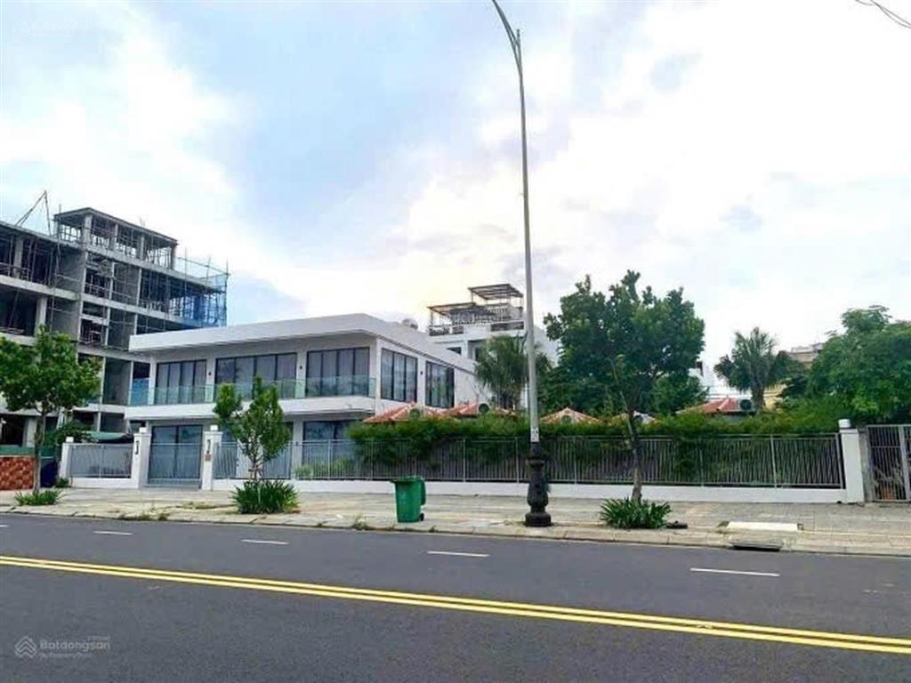Bán đất tmdv xây cao tầng đường hoàng sa. diện tích 775m2 ngang 35m