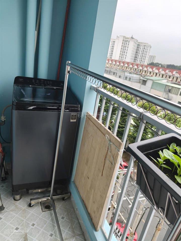 Bán chung cư co 2 phòng ngủ , 2wc, block e lầu 6