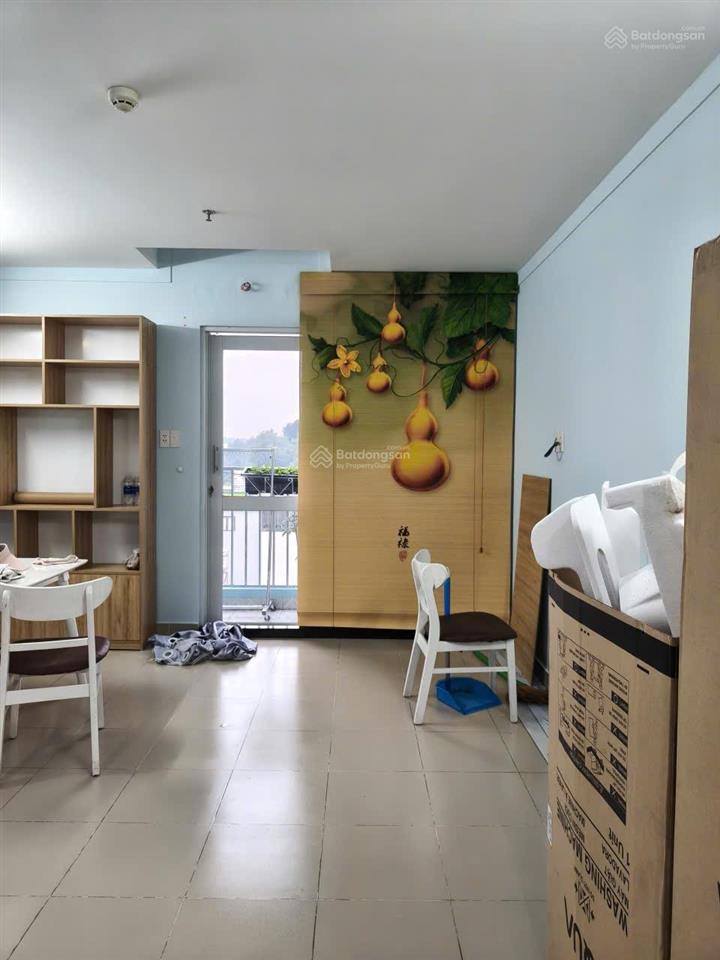 Bán chung cư co 2 phòng ngủ , 2wc, block e lầu 6