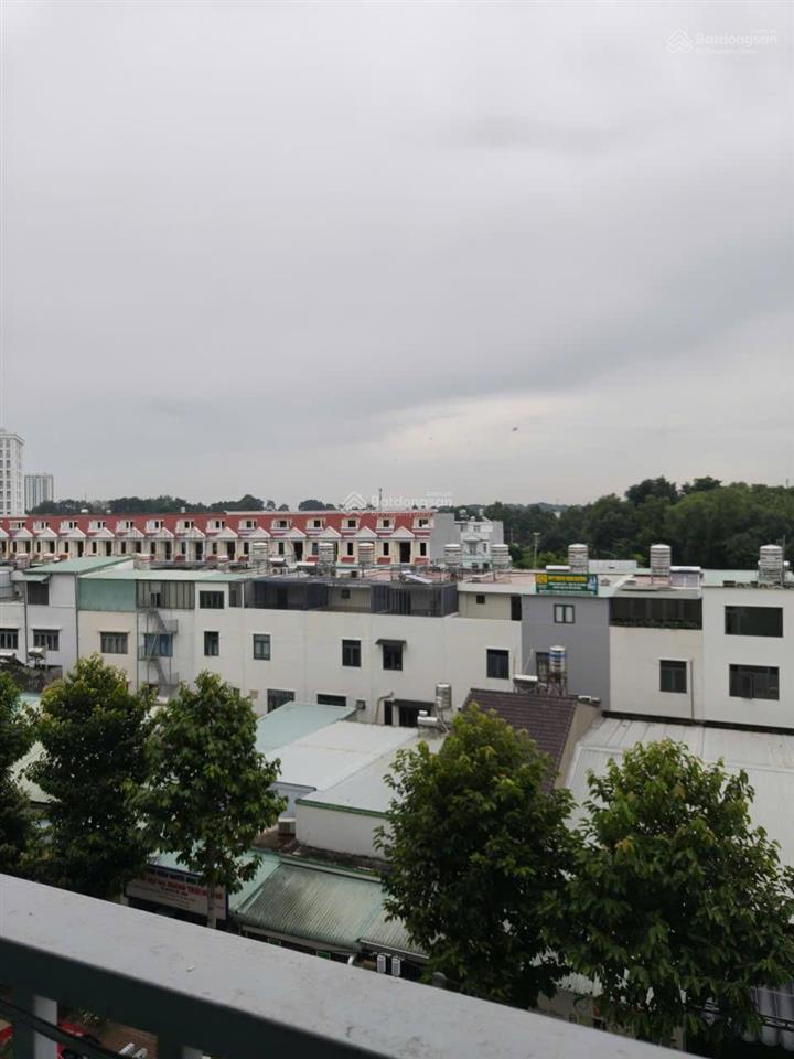 Bán chung cư co 2 phòng ngủ , 2wc, block e lầu 6