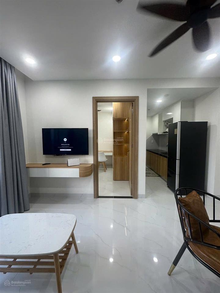 Cho thuê ngắn hạn chung cư phú mỹ c2 view sân golf (bình dương) tầng 9