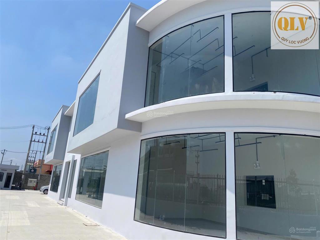 Cho thuê nhà xưởng  kcn đức hòa, long an  3.700 m²