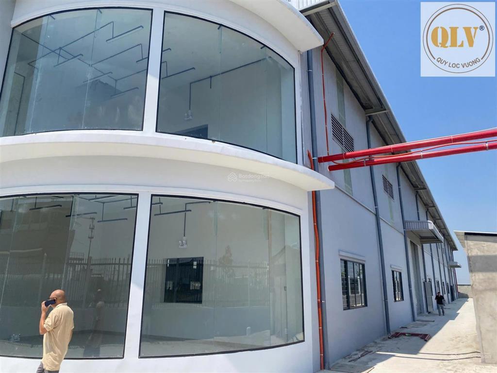 Cho thuê nhà xưởng  kcn đức hòa, long an  3.700 m²