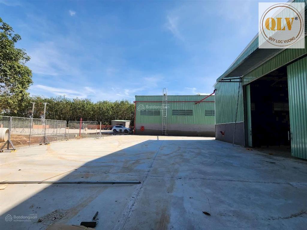 Cho thuê nhà xưởng khuôn viên lớn tân uyên, bình dương, 6.400m²