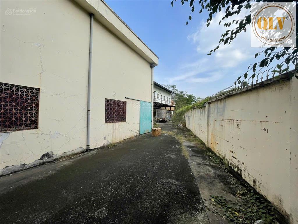 Cho thuê xưởng, văn phòng trong kcn sóng thần, dĩ an, bình dương, 1.980 m²