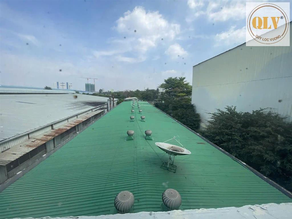 Cho thuê xưởng, văn phòng trong kcn sóng thần, dĩ an, bình dương, 1.980 m²