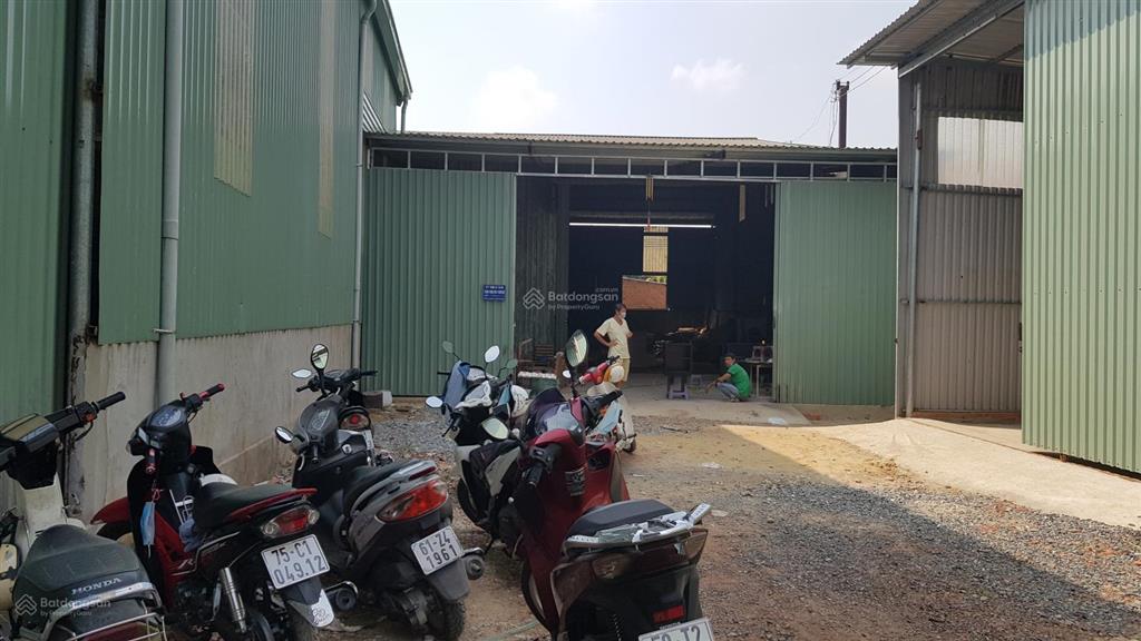 Nhà xưởng cho thuê phường hiệp thành, quận 12, dt 180m2, giá 8 triệu/tháng,  0908 561 ***