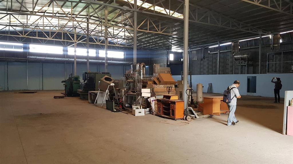 Nhà xưởng đường tx 52, phường thạnh xuân q12 cho thuê dt 800m2 giá 40 triệu,  0908 561 ***