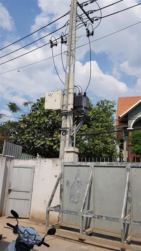 Nhà xưởng cho thuê đường hl 80b, hiệp thành quận 12 dt 500m2 giá 25 triêu/tháng  0908 561 ***