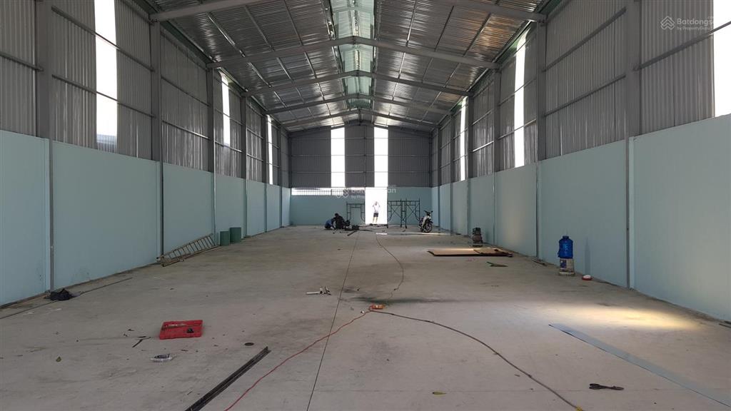 Nhà xưởng cho thuê phường thạnh lộc quận 12 dt 550m giá 30 triêu/tháng  0908 561 ***