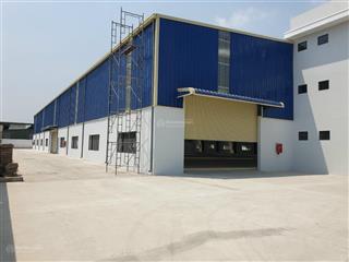 Nhà xưởng cho thuê nằm huyện đức hòa, tỉnh long an, dt 4000m2 giá 130 triệu/tháng.  0908 561 ***