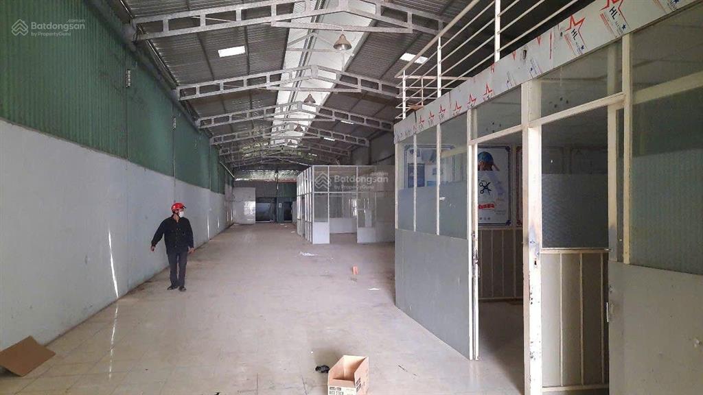 Nhà xưởng cho thuê đường hà huy giáp phường thanh xuân quận 12. dt 600m2 giá 35tr/tháng