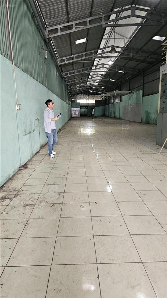 Nhà xưởng cho thuê đường hà huy giáp phường thanh xuân quận 12. dt 600m2 giá 35tr/tháng
