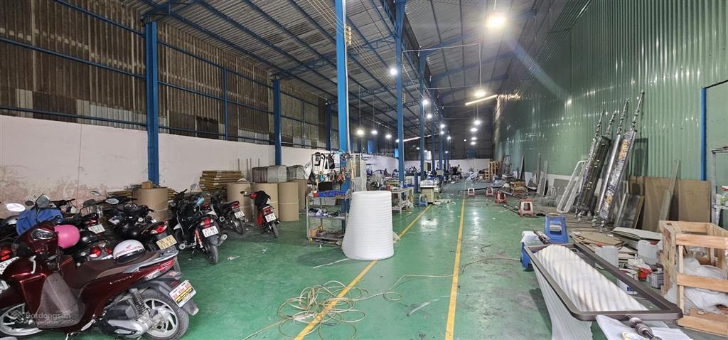 Nhà xưởng cho thuê hà huy giáp thạnh lộc quận 12. dt 700m2 giá 42 triệu/tháng  0908 561 ***