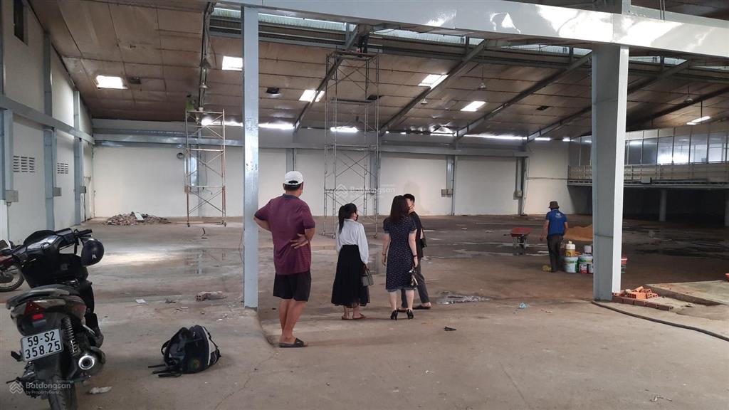 Nhà xưởng cho thuê đường đặng thúc vịnh, đông thạnh hóc môn, dt 2500m2 giá 70 triệu  0908 561 ***