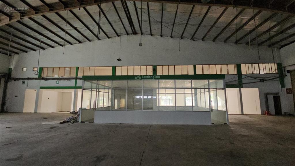 Cho thuê nhà kho nằm mặt đường ql22, xã tân phú trung củ chi. dt 5500m giá 450tr  0908 561 ***
