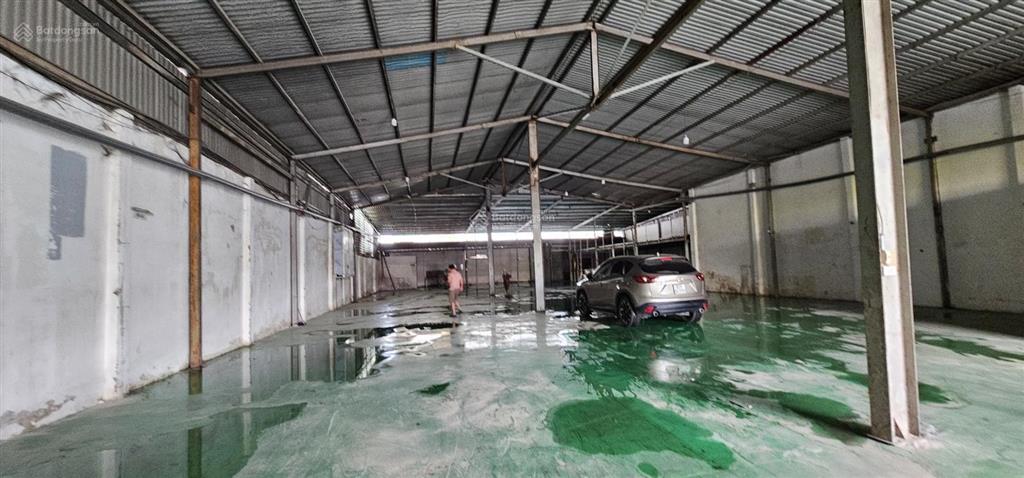 Nhà xưởng cho thuê đường lê văn khương quận 12 dt 1200m giá 90 triệu  0908 561 ***