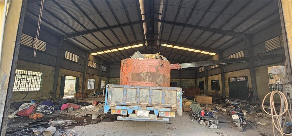 Nhà xưởng cho thuê nằm đường hà duy phiên bình mỹ, củ chi dt 1200m giá 35 triệu  0908 561 ***