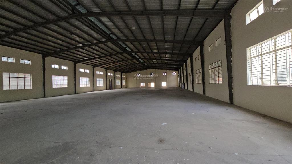 Cho thuê nhà xưởng nằm phường hiệp thành quận 12 dt 1.740m2 giá 200 triệu  0908 561 ***