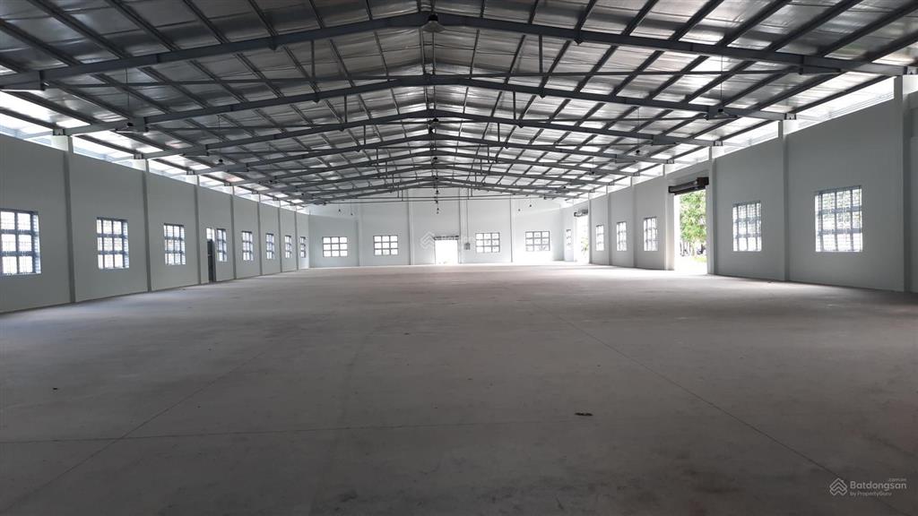 Cho thuê nhà xưởng nằm phường hiệp thành quận 12 dt 1.740m2 giá 200 triệu  0908 561 ***